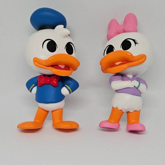 Disney Mickey Mouse Minnie Pluto Donald Daisy Funko 2021 Set of 5 Mystery Minis - Picture 9 of 9